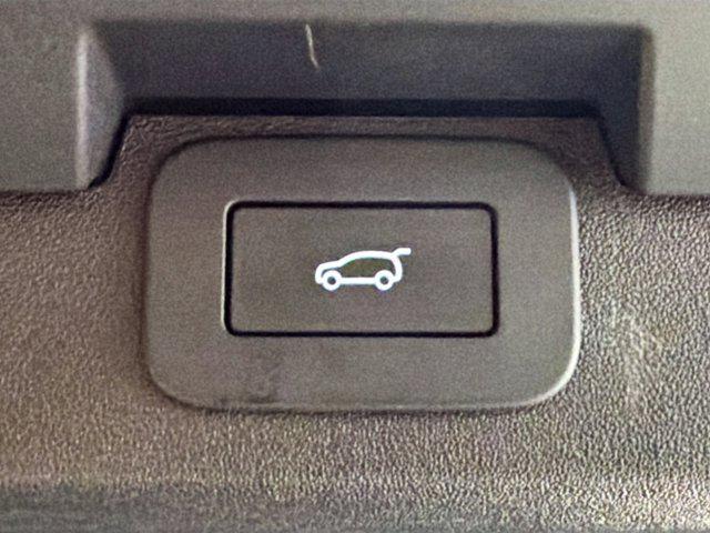 new 2026 Land Rover Discovery car, priced at $77,651