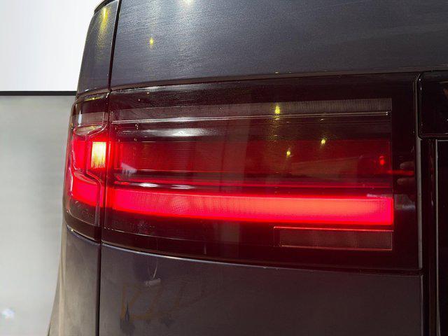 new 2026 Land Rover Discovery car, priced at $77,651