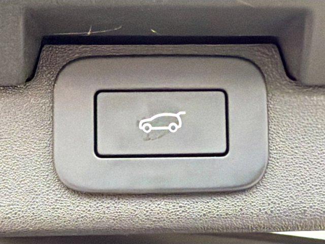 used 2025 Land Rover Discovery car, priced at $69,991