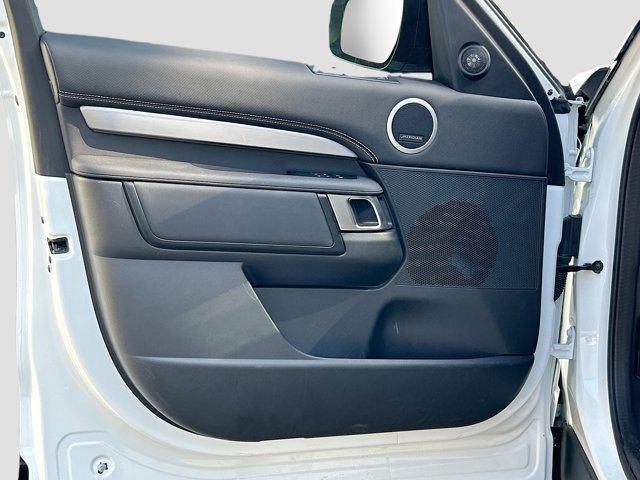 used 2025 Land Rover Discovery car, priced at $62,210