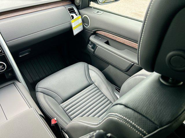 new 2025 Land Rover Discovery car, priced at $77,178