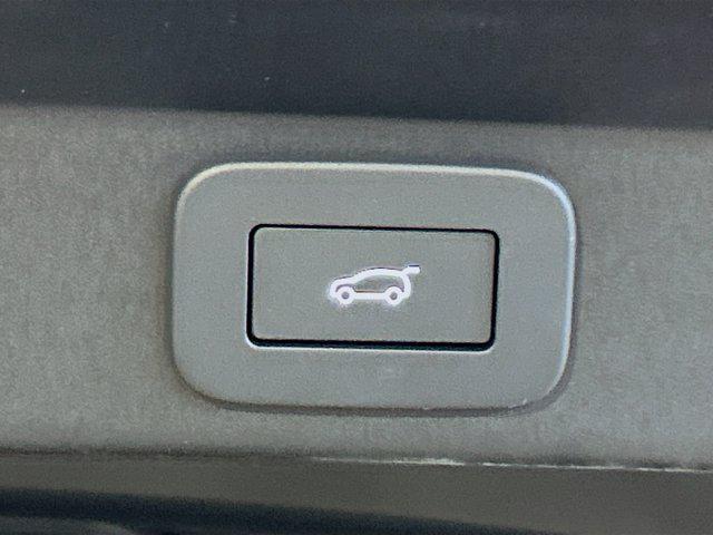 new 2025 Land Rover Range Rover Sport car, priced at $115,075