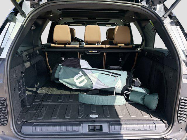 new 2025 Land Rover Discovery car, priced at $81,428