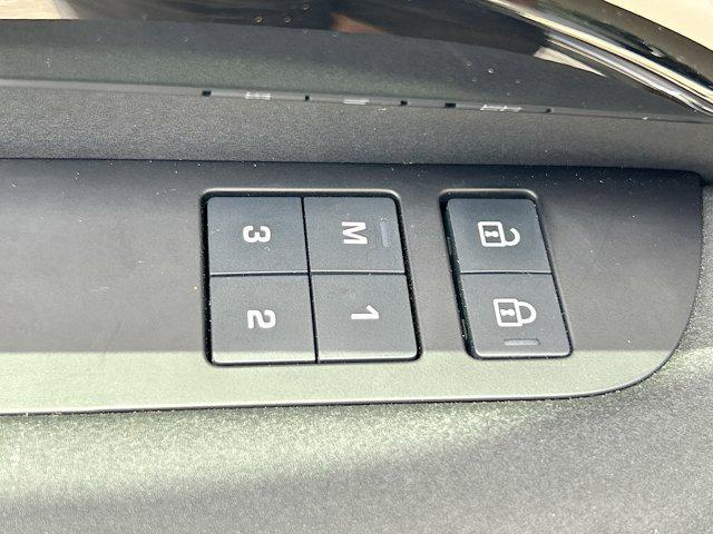 used 2024 Land Rover Discovery car, priced at $53,987