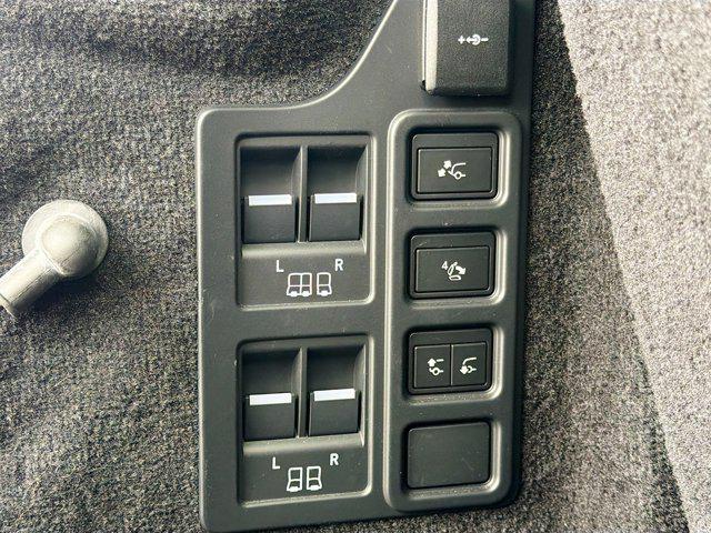 used 2023 Land Rover Discovery car, priced at $41,748