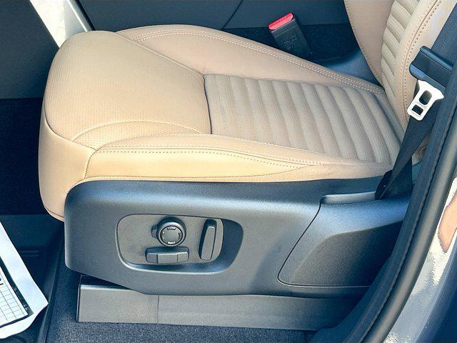 new 2026 Land Rover Discovery car, priced at $76,841