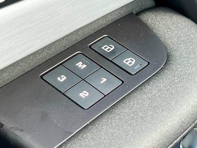 new 2026 Land Rover Discovery car, priced at $76,841