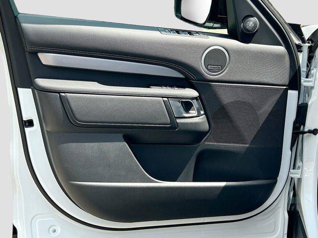 new 2025 Land Rover Discovery car, priced at $82,578