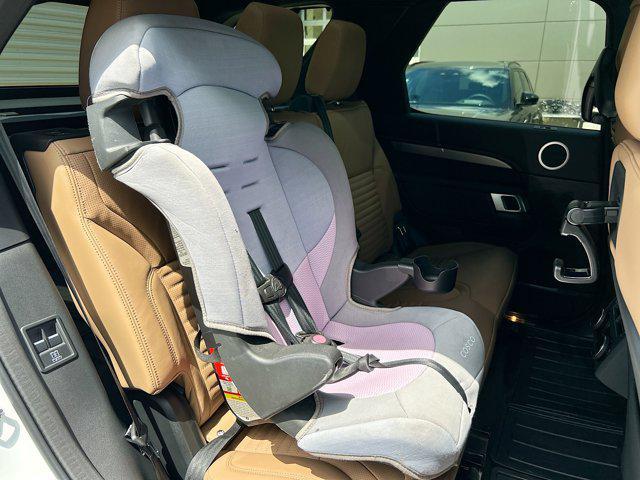 new 2025 Land Rover Discovery car, priced at $82,578