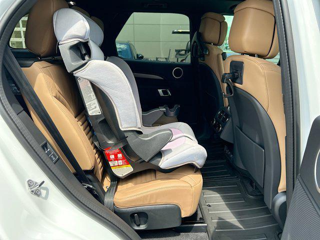 new 2025 Land Rover Discovery car, priced at $82,578