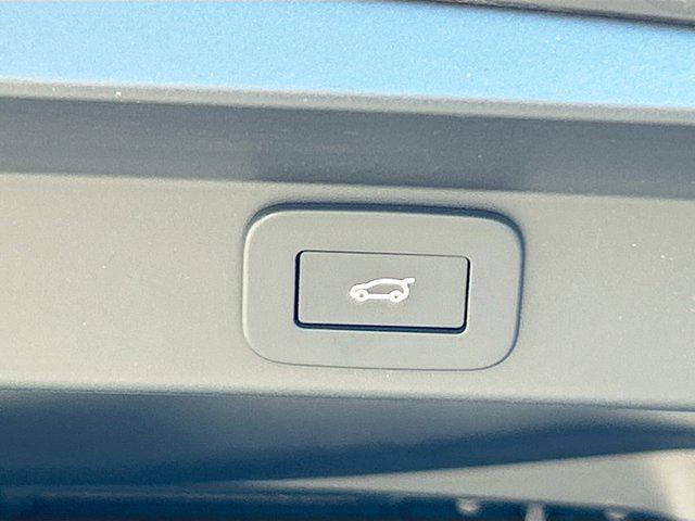 new 2025 Land Rover Range Rover Sport car, priced at $102,265