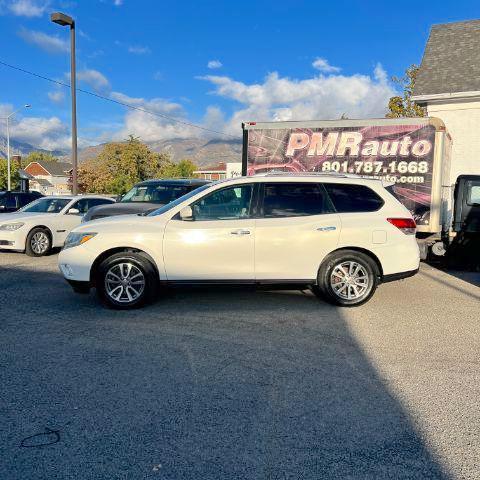 used 2013 Nissan Pathfinder car, priced at $3,999