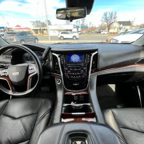 used 2020 Cadillac Escalade ESV car, priced at $45,999