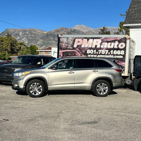 used 2014 Toyota Highlander car, priced at $17,499