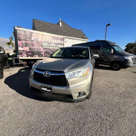 used 2014 Toyota Highlander car, priced at $17,499