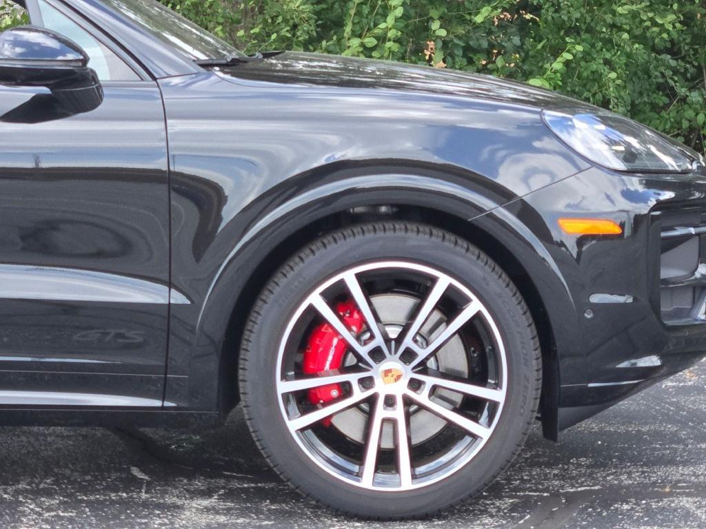 new 2025 Porsche Cayenne car, priced at $165,885