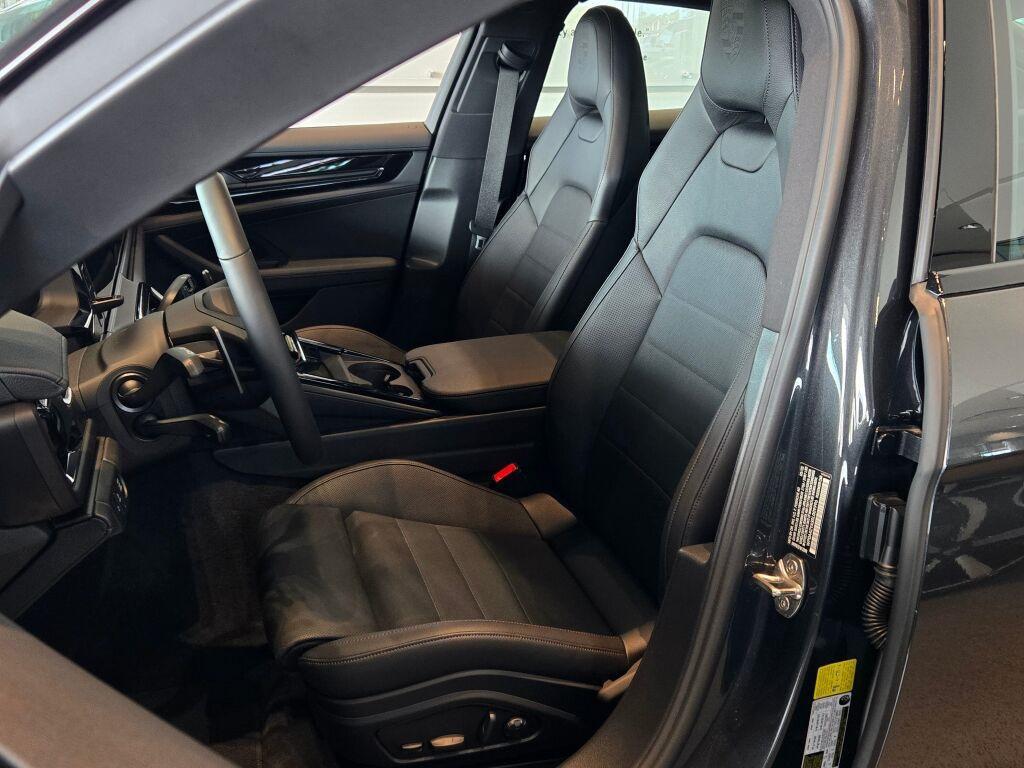 new 2025 Porsche Panamera car, priced at $141,945