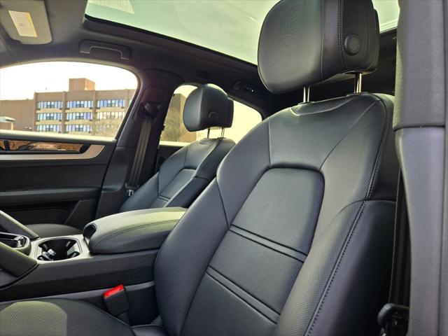 used 2024 Porsche Cayenne E-Hybrid car