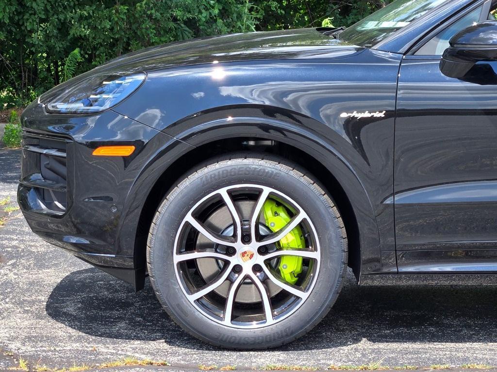 new 2025 Porsche Cayenne car, priced at $129,065