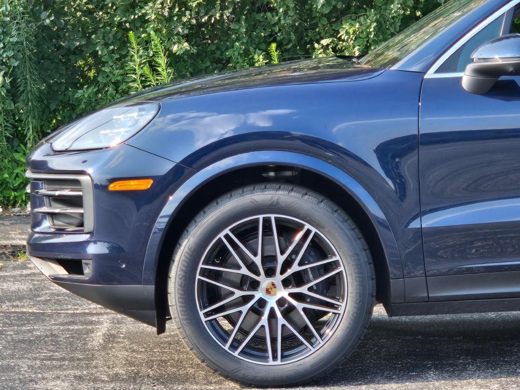 new 2025 Porsche Cayenne car, priced at $102,325