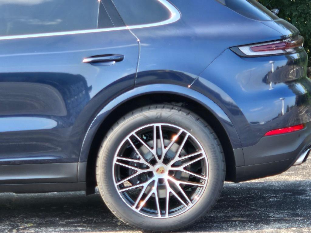 new 2025 Porsche Cayenne car, priced at $102,325