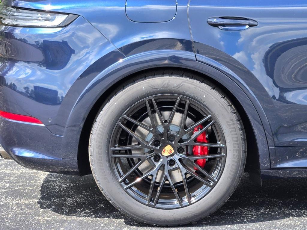 new 2025 Porsche Cayenne car, priced at $156,495