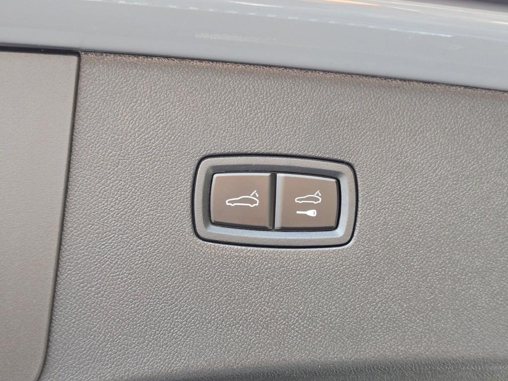 new 2025 Porsche Cayenne car, priced at $145,175