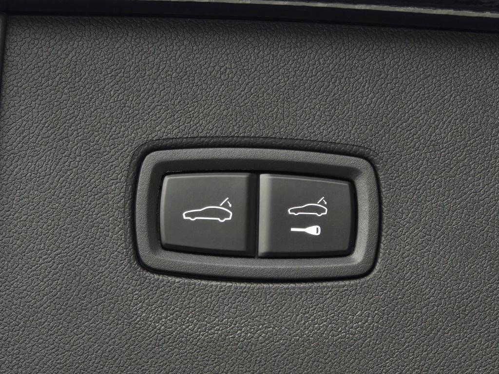 new 2025 Porsche Cayenne car, priced at $130,075