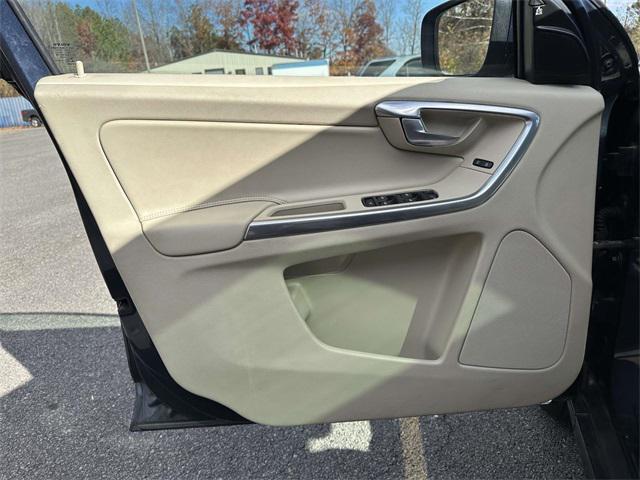used 2015 Volvo XC60 car, priced at $13,040