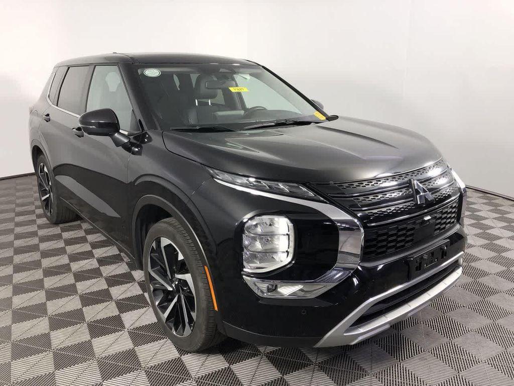 used 2024 Mitsubishi Outlander car, priced at $26,988