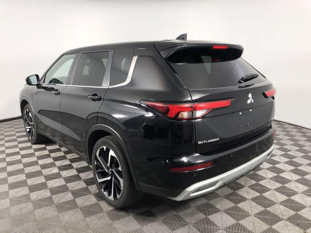 used 2024 Mitsubishi Outlander car, priced at $26,988