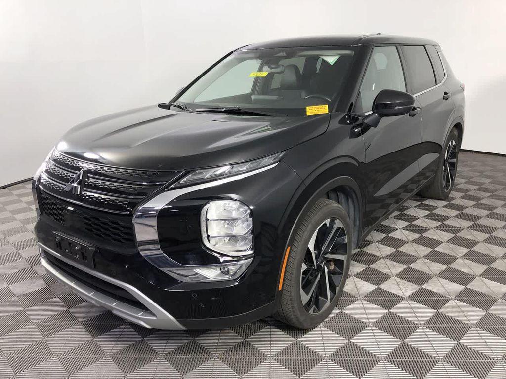 used 2024 Mitsubishi Outlander car, priced at $26,988