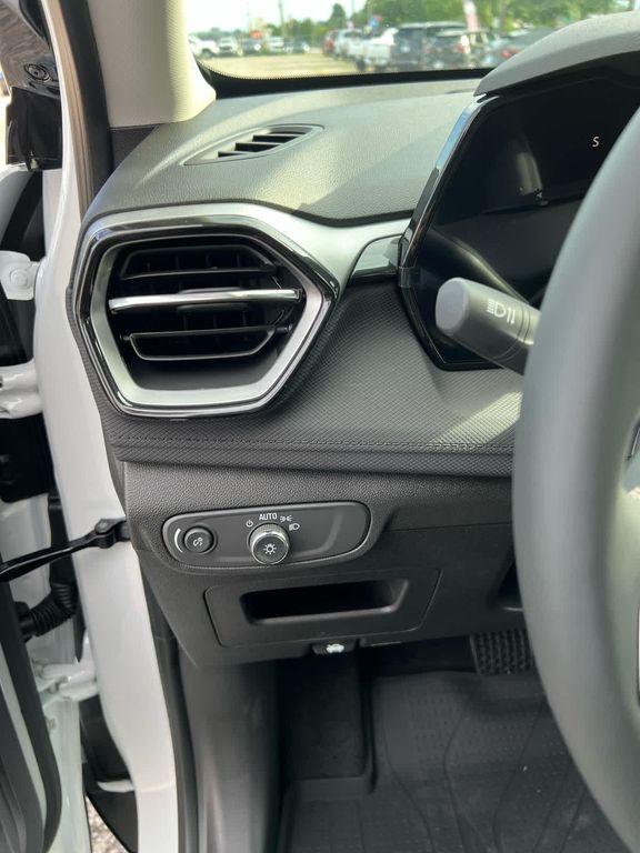 new 2026 Chevrolet TrailBlazer car, priced at $29,304