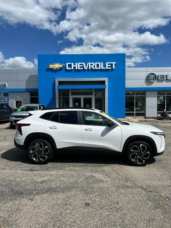 new 2025 Chevrolet Trax car, priced at $27,394