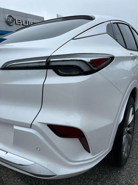 new 2025 Buick Envista car, priced at $32,209