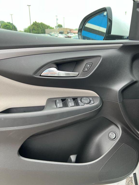new 2025 Buick Envista car, priced at $32,209