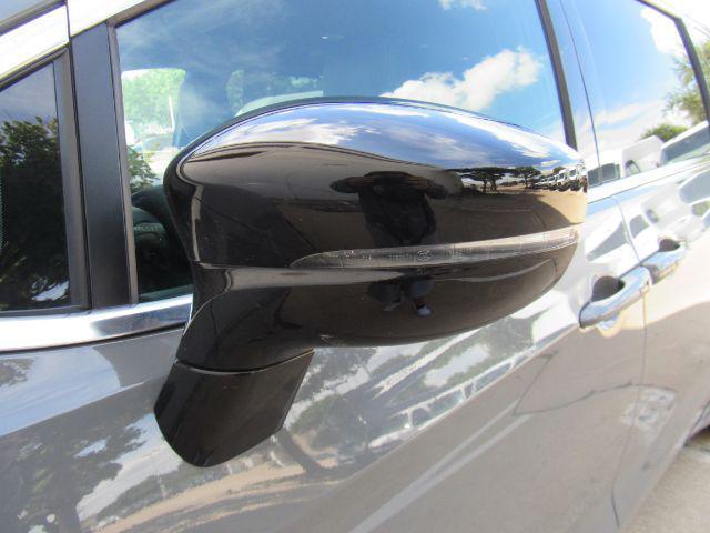 used 2025 Chrysler Pacifica car, priced at $33,888