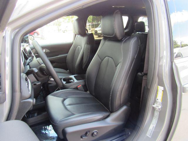 used 2025 Chrysler Pacifica car, priced at $33,888