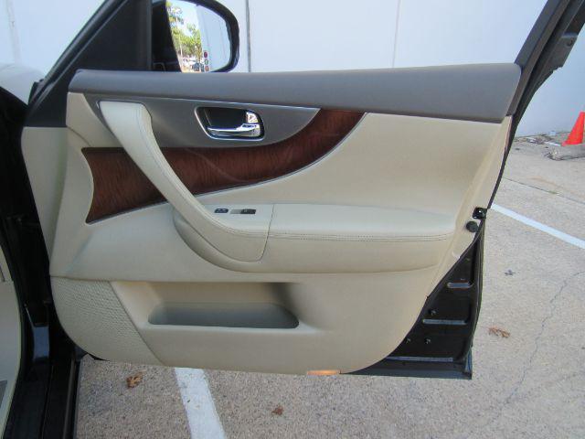 used 2014 INFINITI QX70 car, priced at $14,900