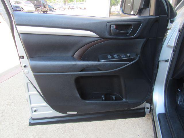 used 2018 Toyota Highlander car, priced at $15,888