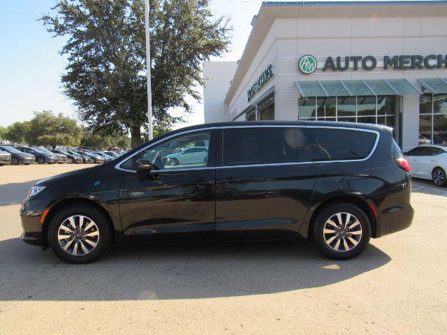 used 2023 Chrysler Pacifica Hybrid car, priced at $28,400