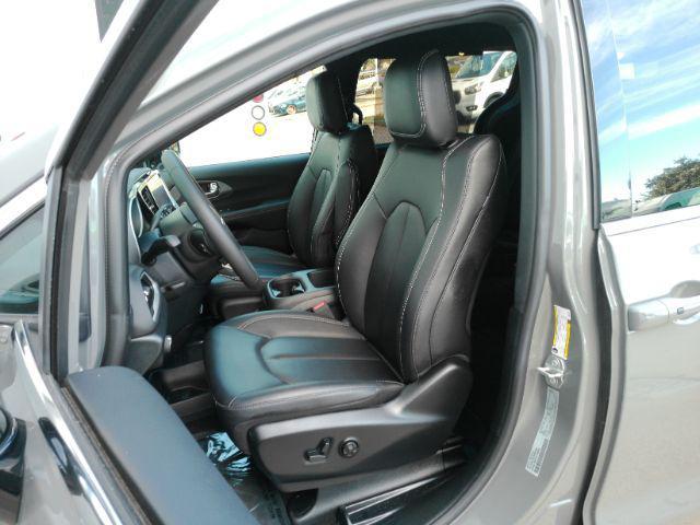 used 2025 Chrysler Pacifica car, priced at $34,900