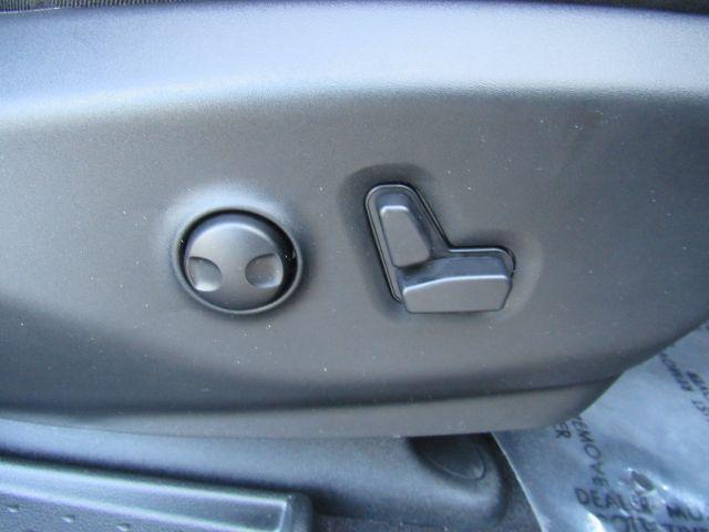 used 2025 Chrysler Pacifica car, priced at $39,999