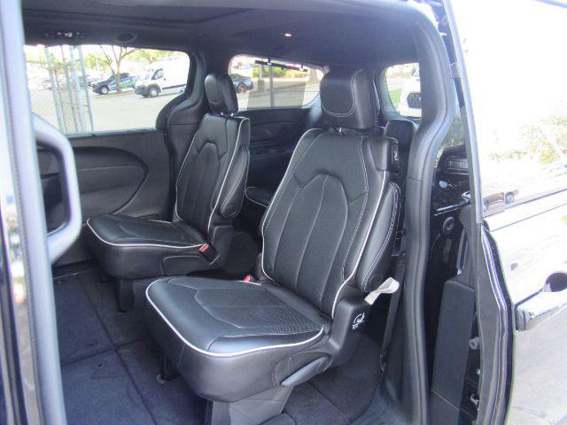 used 2025 Chrysler Pacifica car, priced at $39,999