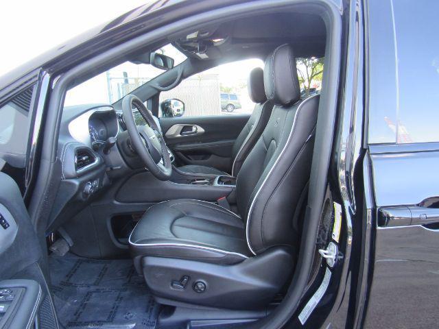 used 2025 Chrysler Pacifica car, priced at $39,999