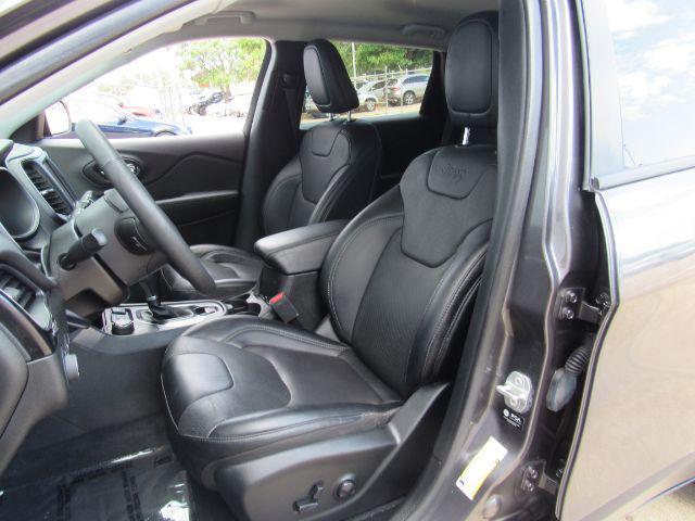 used 2023 Jeep Cherokee car, priced at $17,990