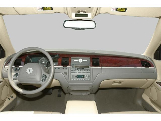 used 2003 Lincoln Town Car car, priced at $7,899