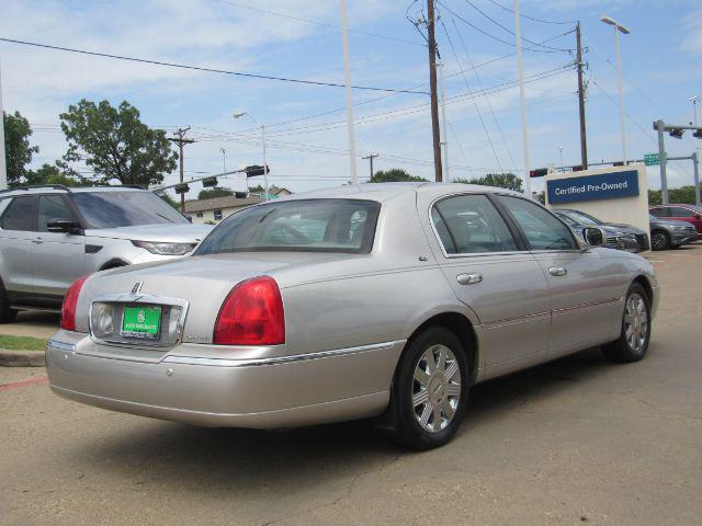 used 2003 Lincoln Town Car car, priced at $7,899
