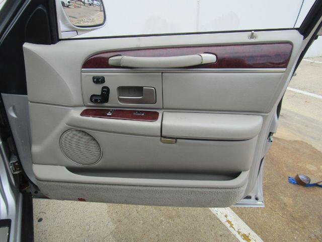 used 2003 Lincoln Town Car car, priced at $7,899
