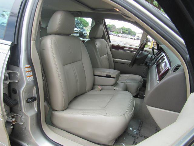 used 2003 Lincoln Town Car car, priced at $7,899